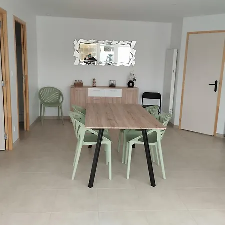 Maison De A La * Creances